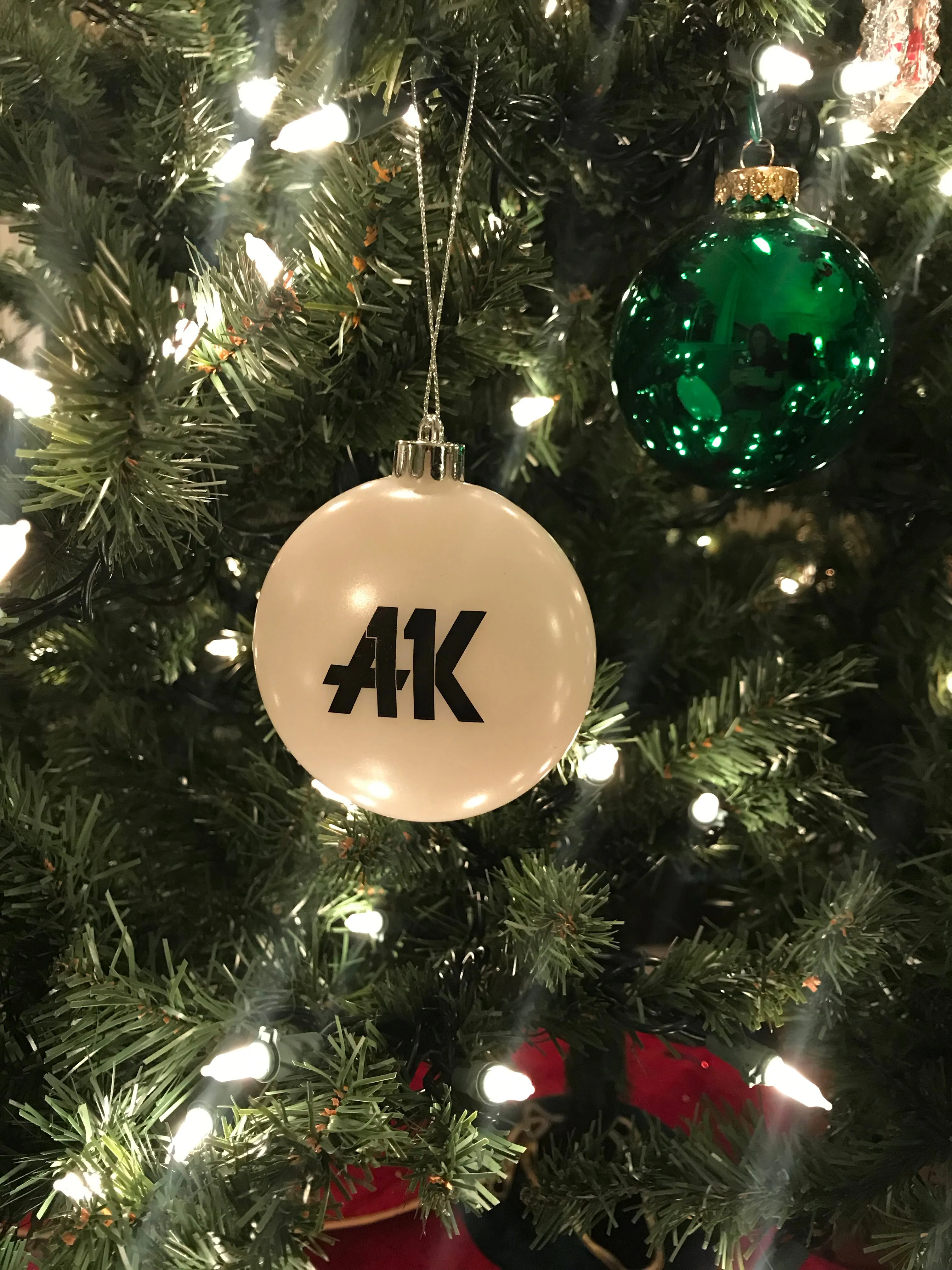 AK11 Festive Ornament