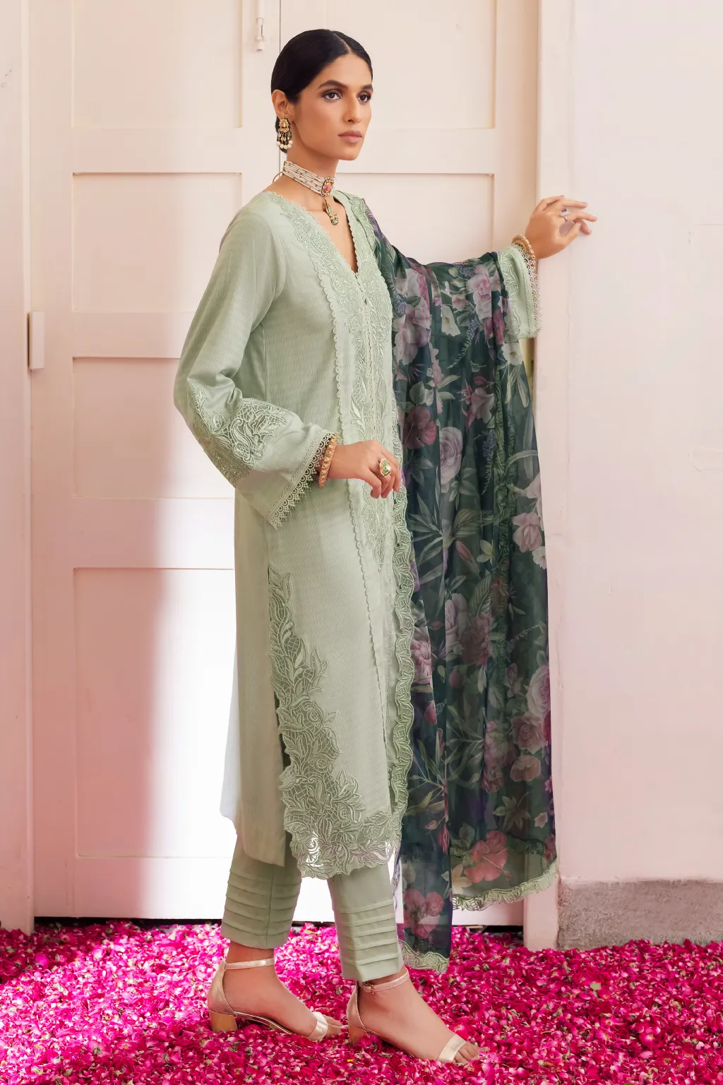 AL-05 Insha  | Iznik Aashiyan Embroidered Unstitched Festive Lawn Collection23