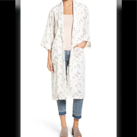 Chelsea28 Floral print topper ivory open front XS