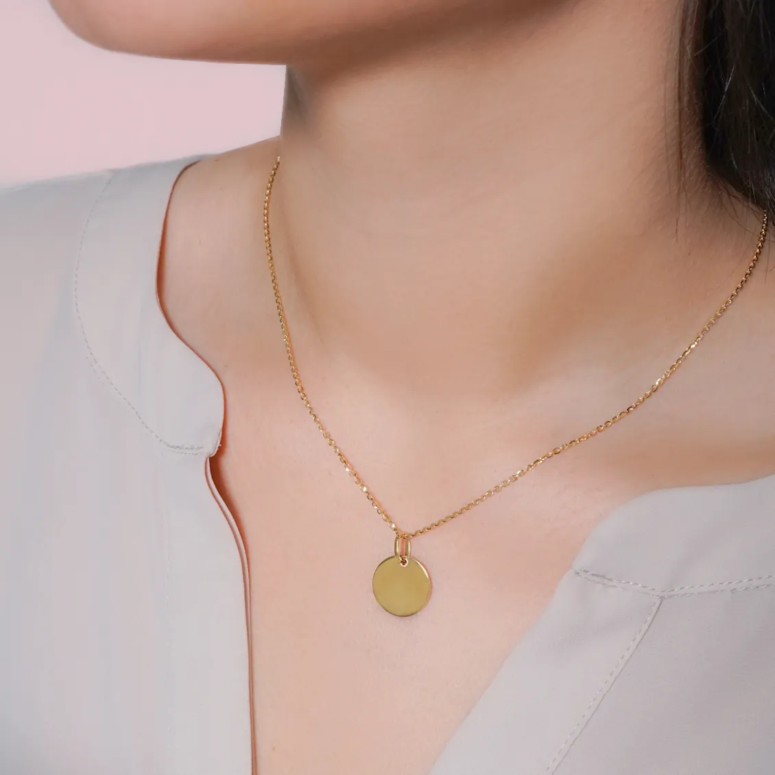Dije Colorful en oro amarillo de 18K placa circular