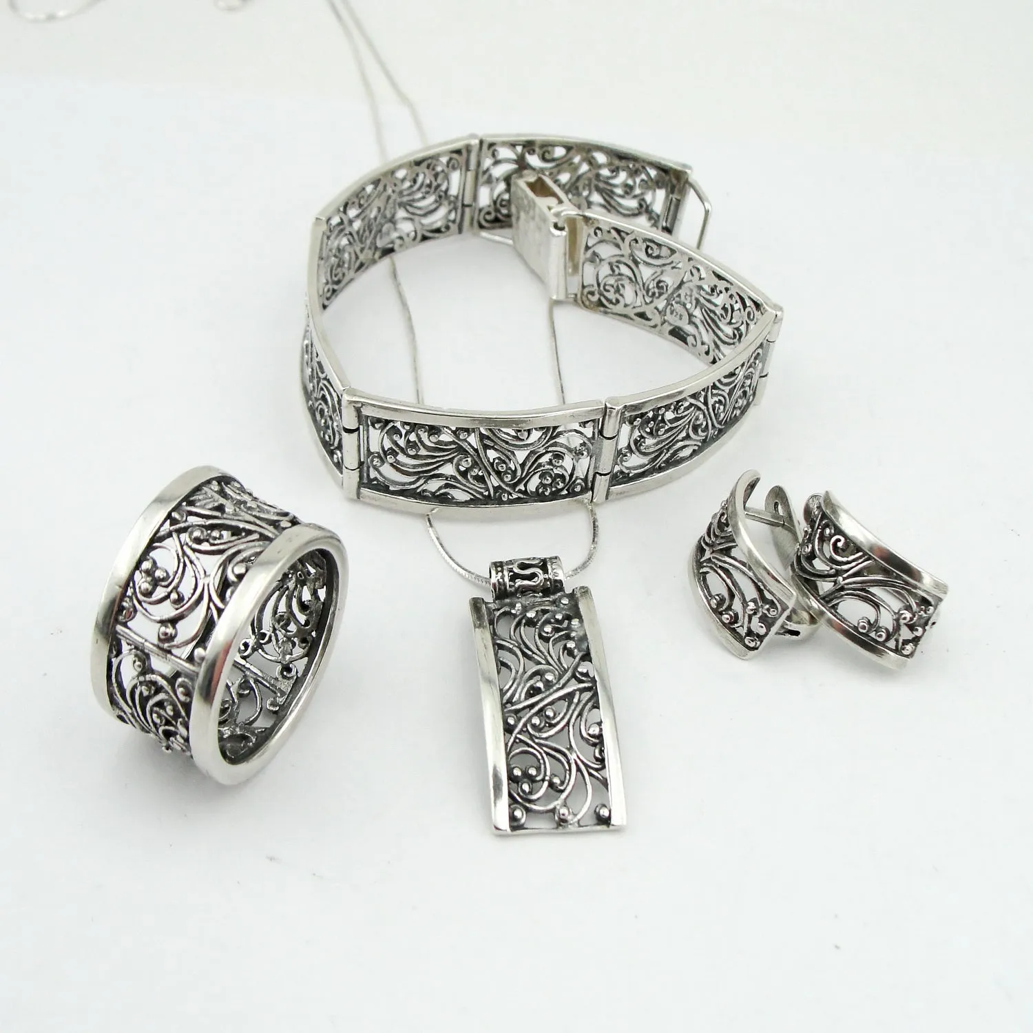 Filigree Bracelet 925 Sterling Silver  Gorgeous Handmade Hadar Designers (S