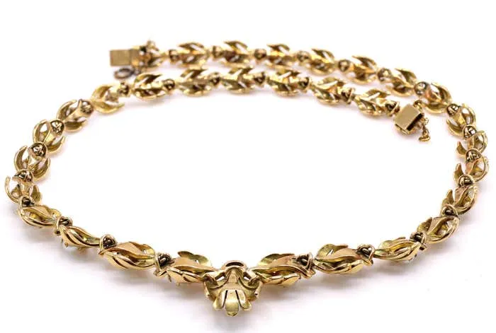 French Retro 18 Karat Yellow Gold Pearl Necklace