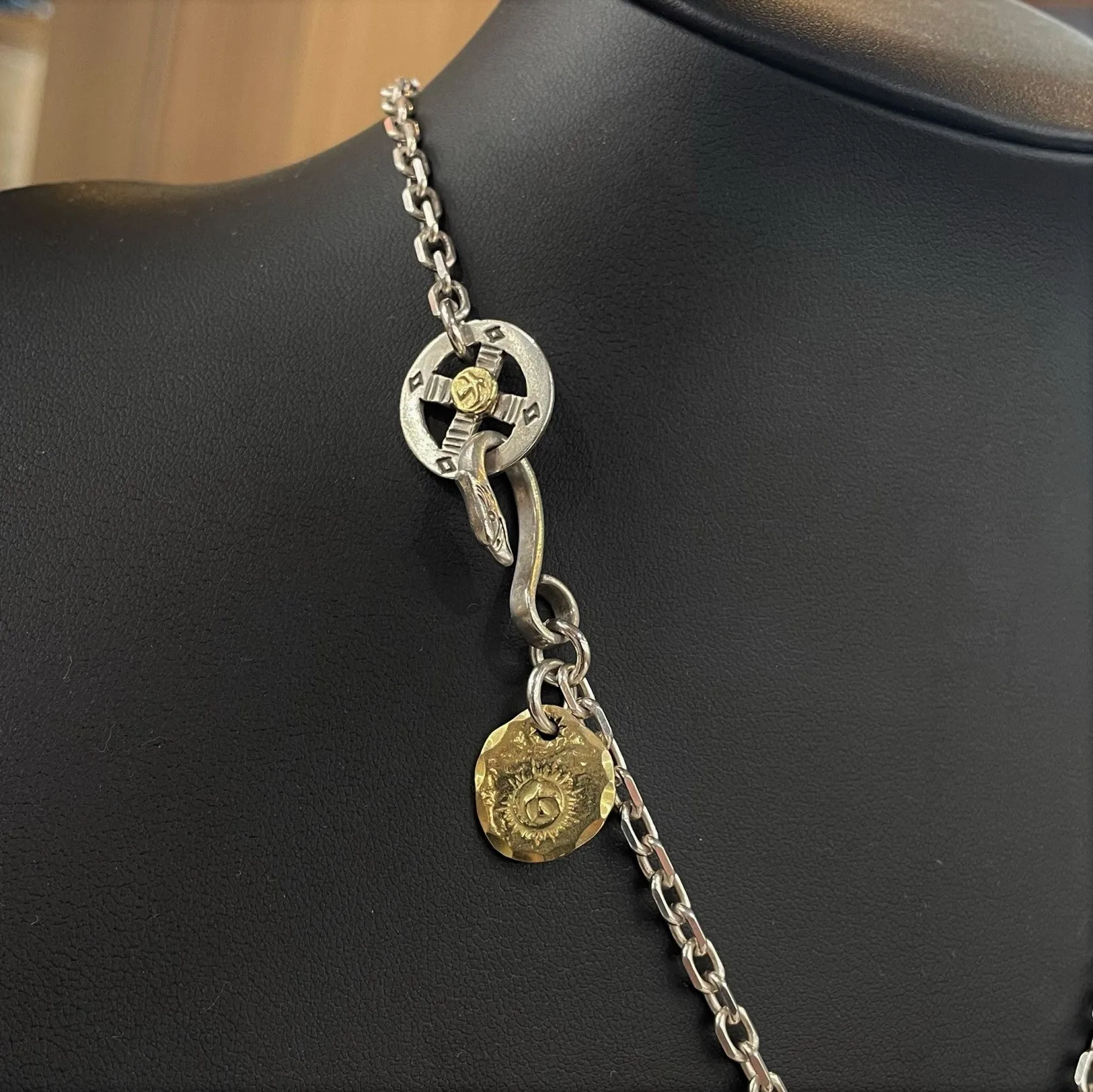 Goros Feather With Gold/Metal Setup