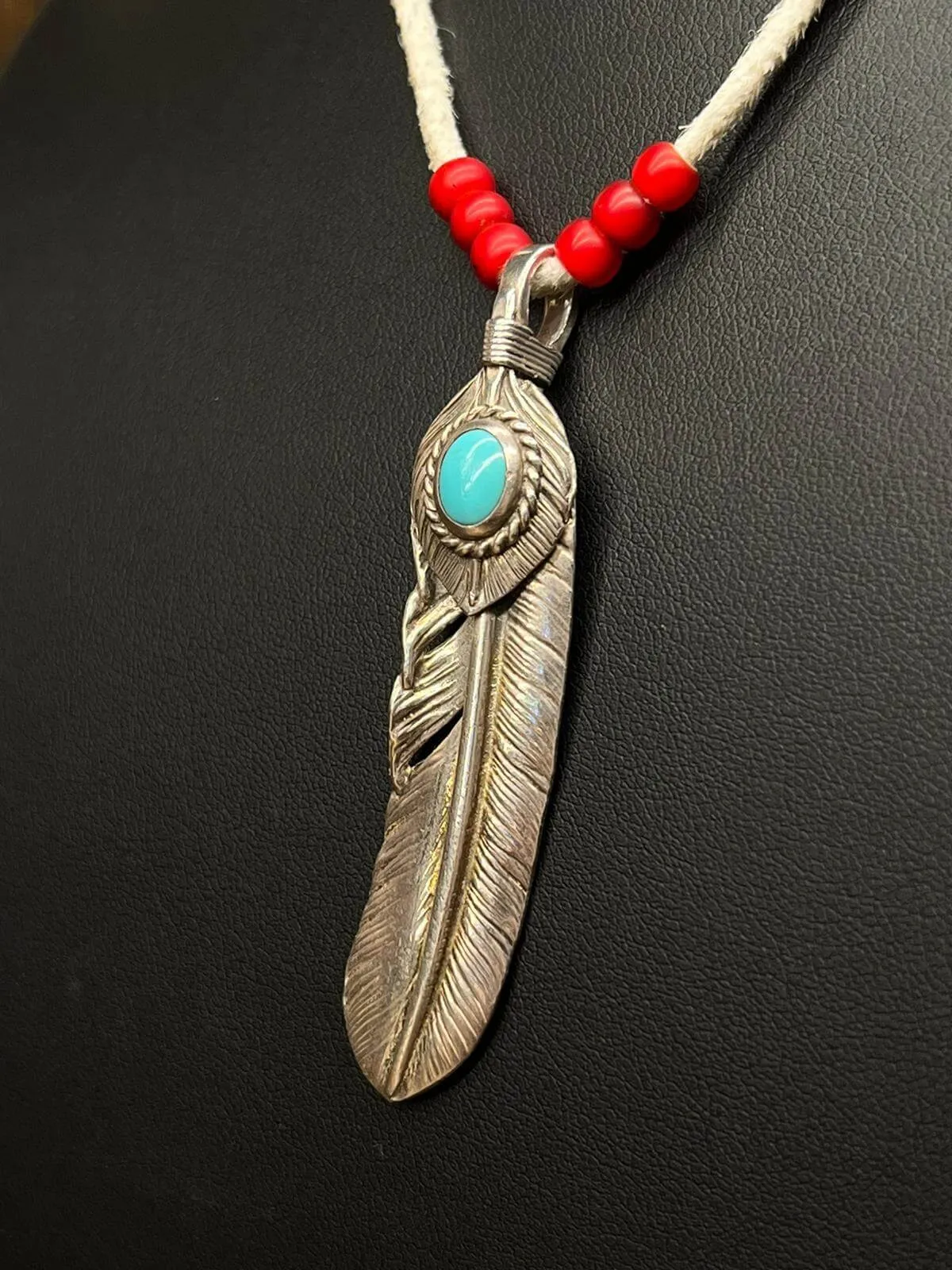Goros Silver Top Silver Rope Turquoise Feather Setup