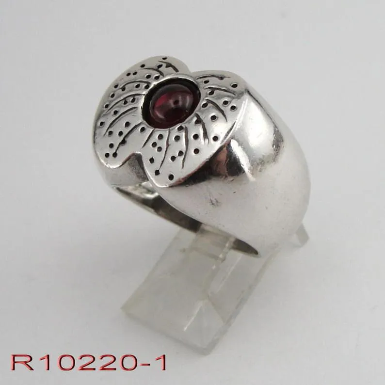 Hadar Designers red garnet ring sz 7.5,8 art 925 sterling silver handmade (H)y