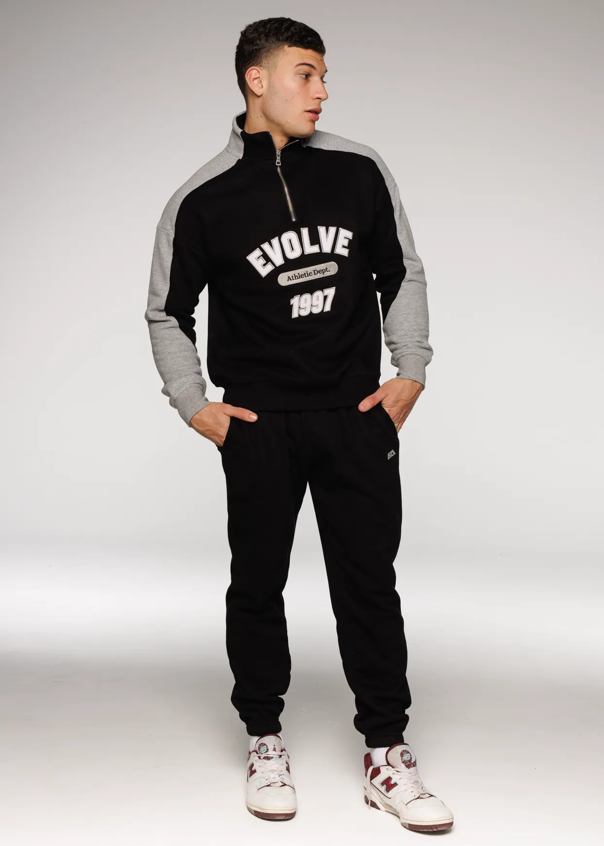 Iconic Retro ¼ Zip - Black-Grey