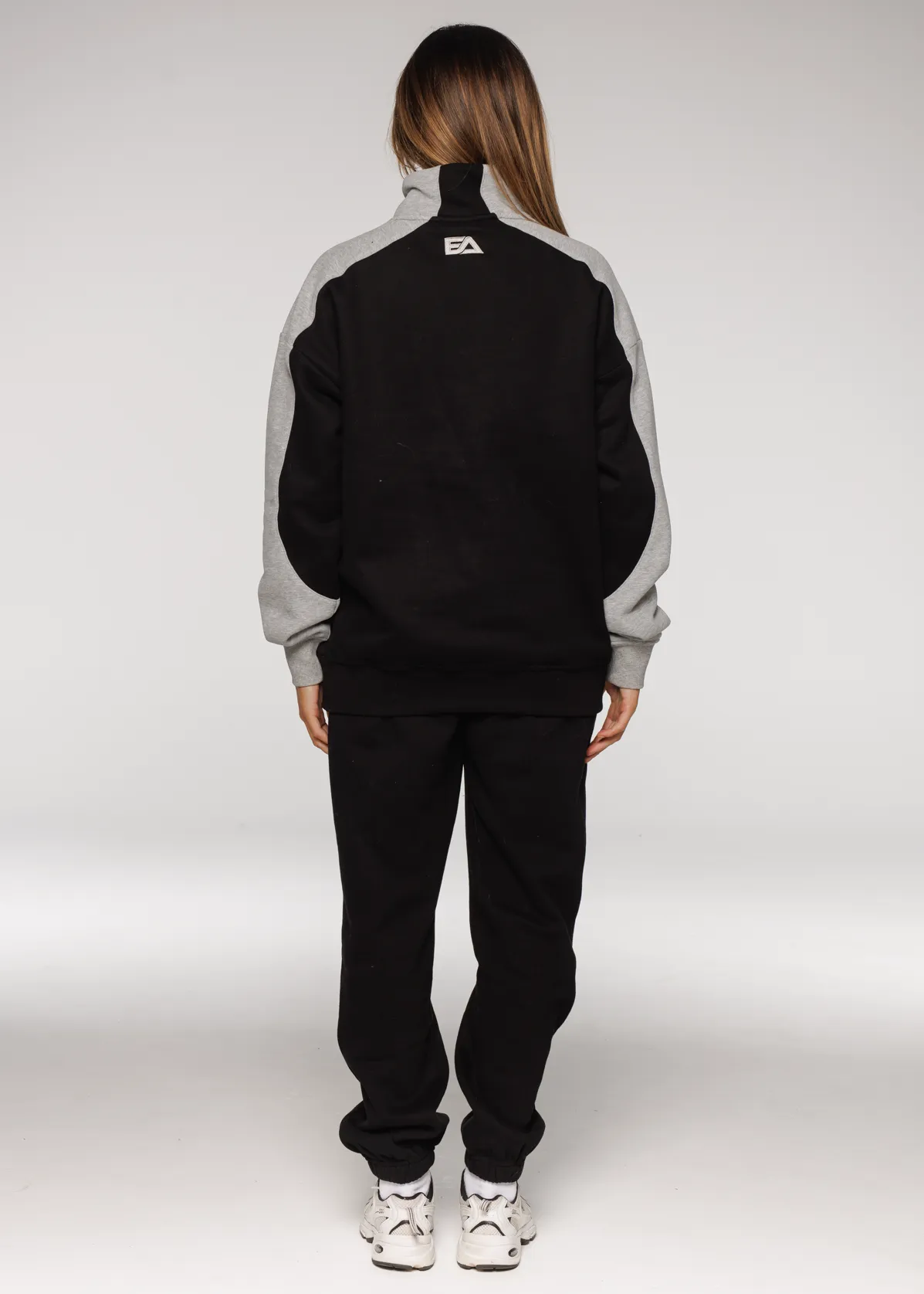 Iconic Retro ¼ Zip - Black-Grey