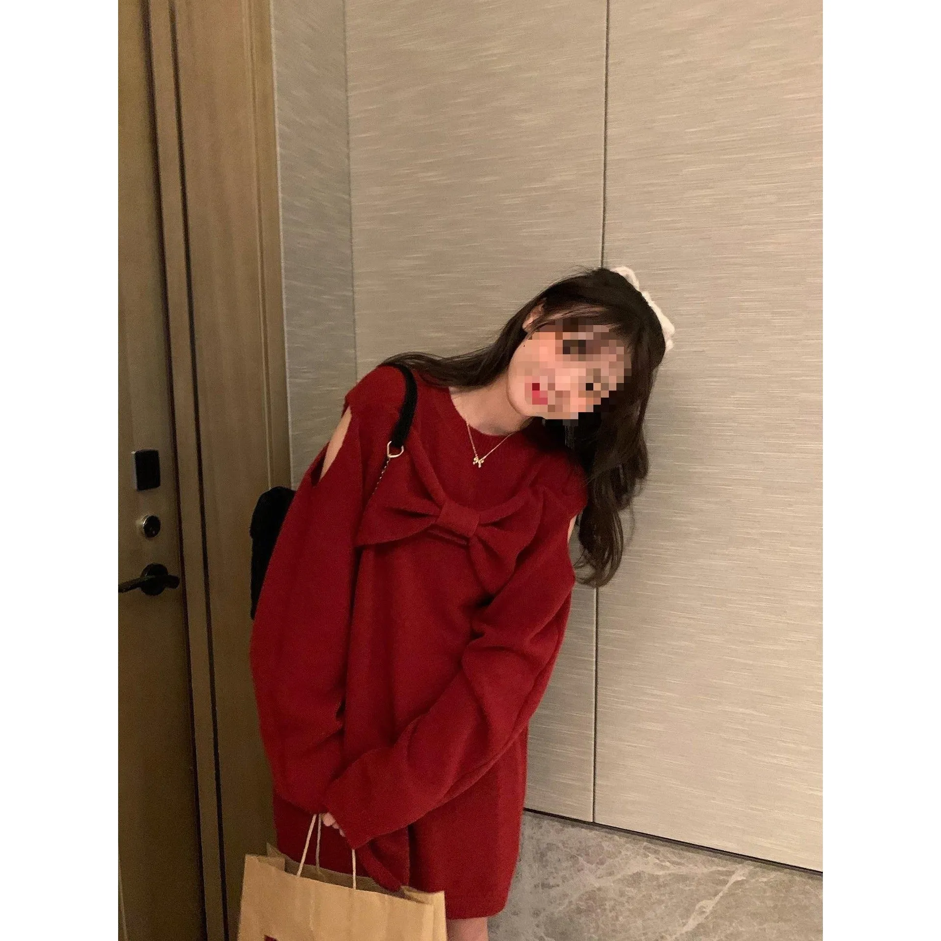 INSTOCK-Red knitted off-shoulder bow sweater dress