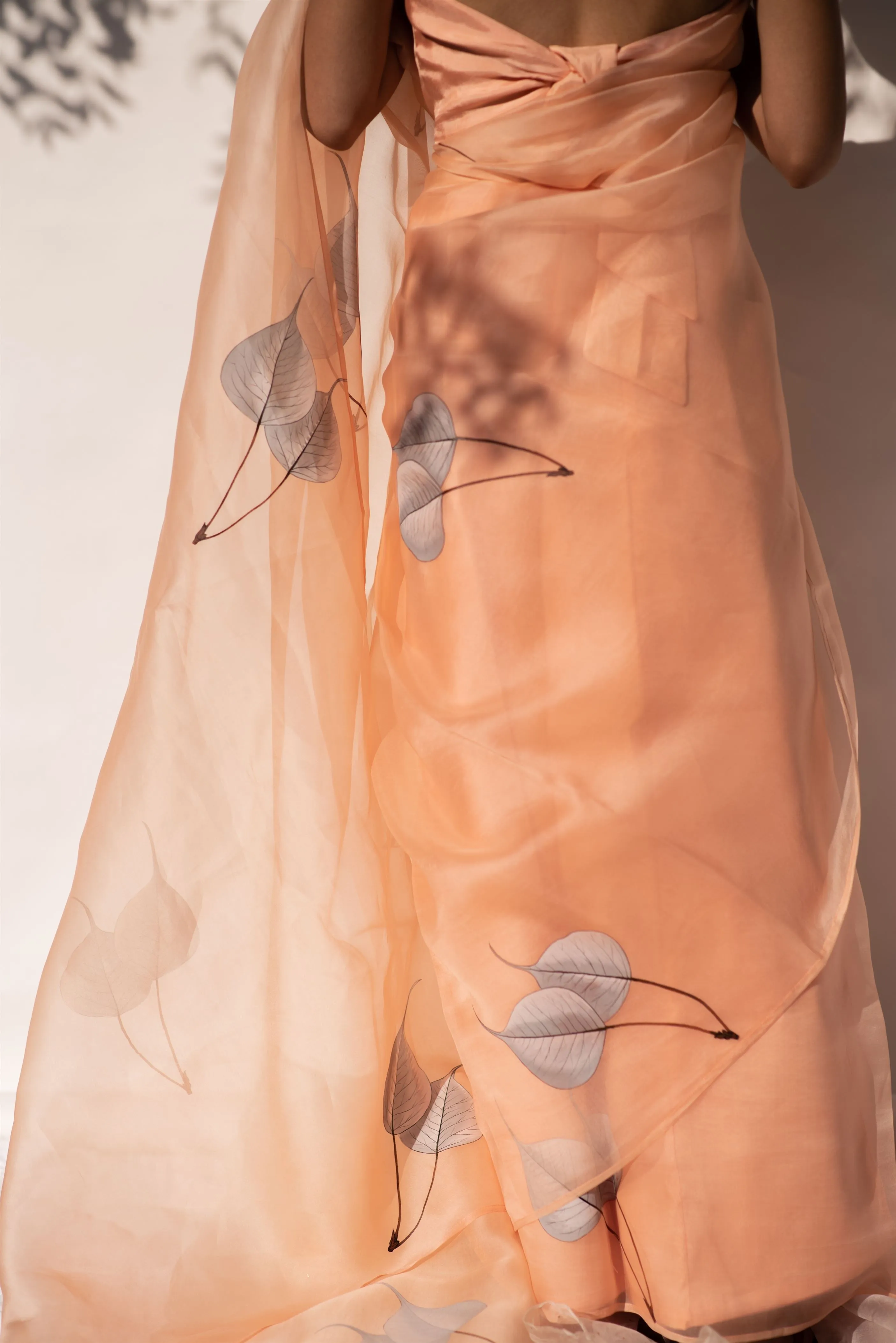 Kapardara - Feuilles Saree - Silk Organza - Handpainted - Peach