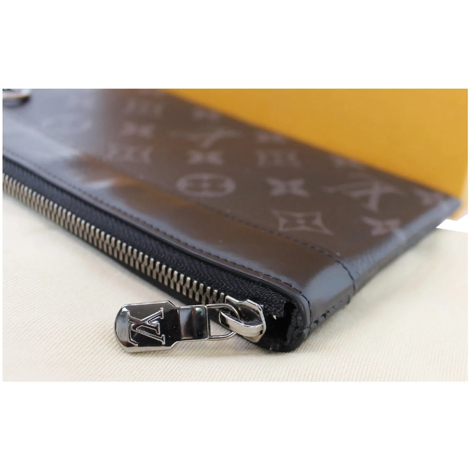 LOUIS VUITTON Discovery Pochette PM Monogram Eclipse Pouch Black