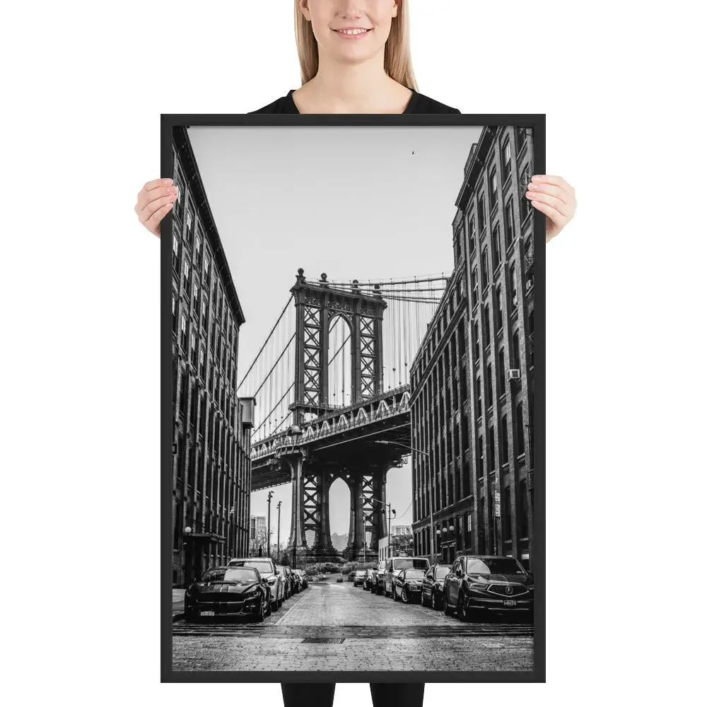 Manhattan Majesty – A Black and White Tribute to New York’s Iconic Bridge