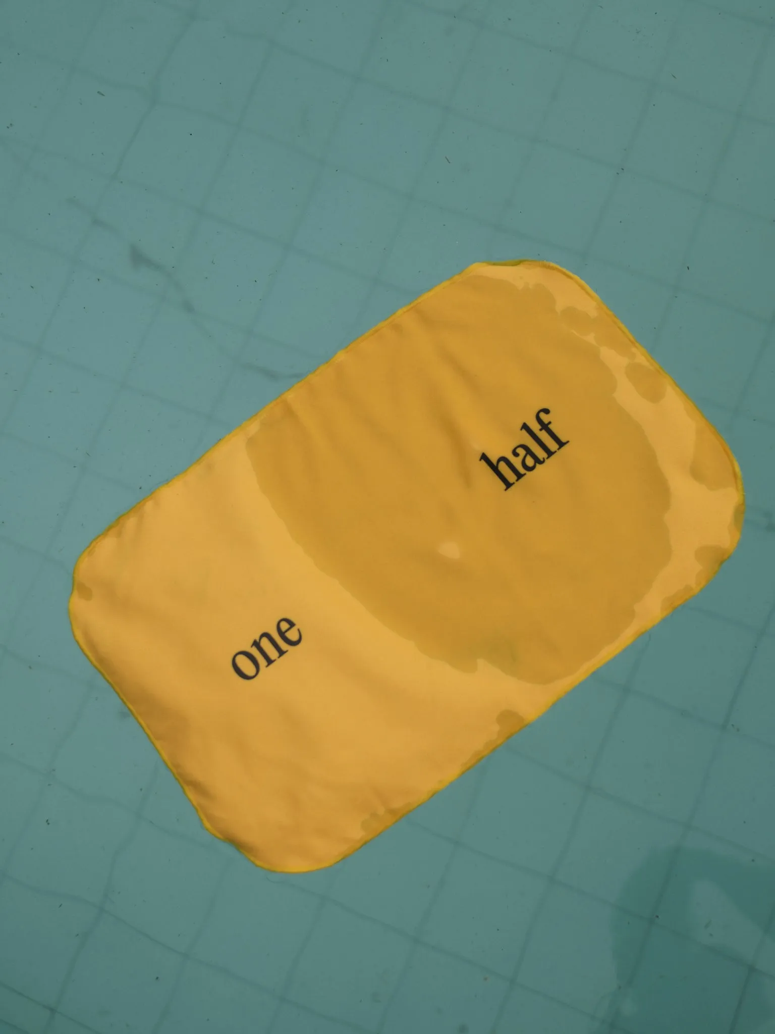 MINI TOWEL - ICONIC YELLOW