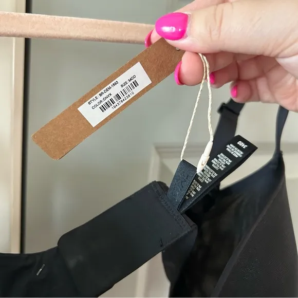 NWT Skims Weightless Demi Bra
