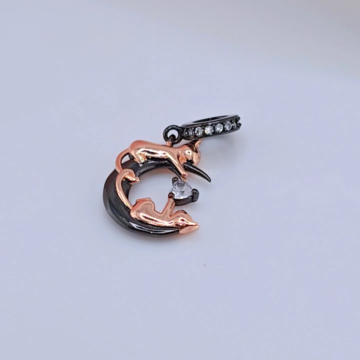 Playful Pet Kissing Cat Charm