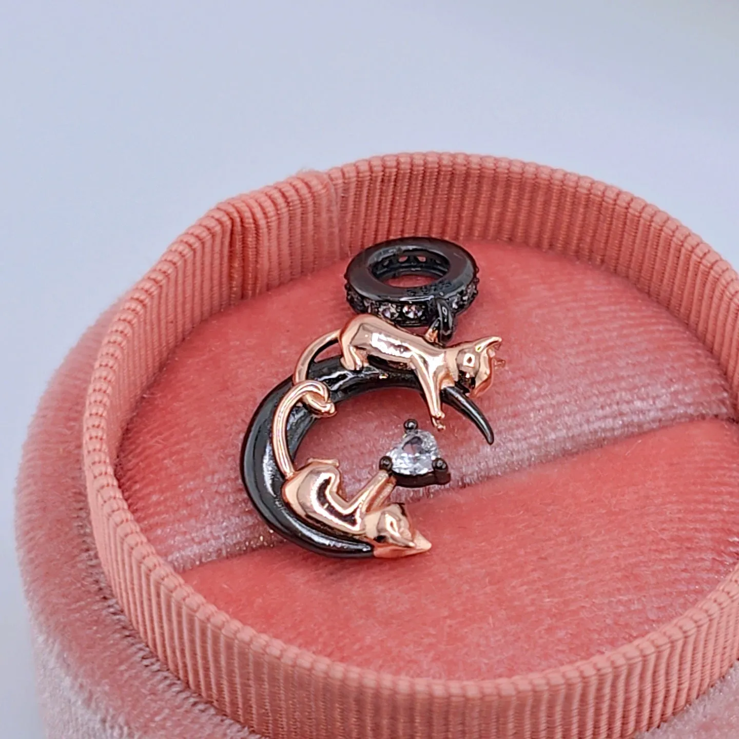 Playful Pet Kissing Cat Charm