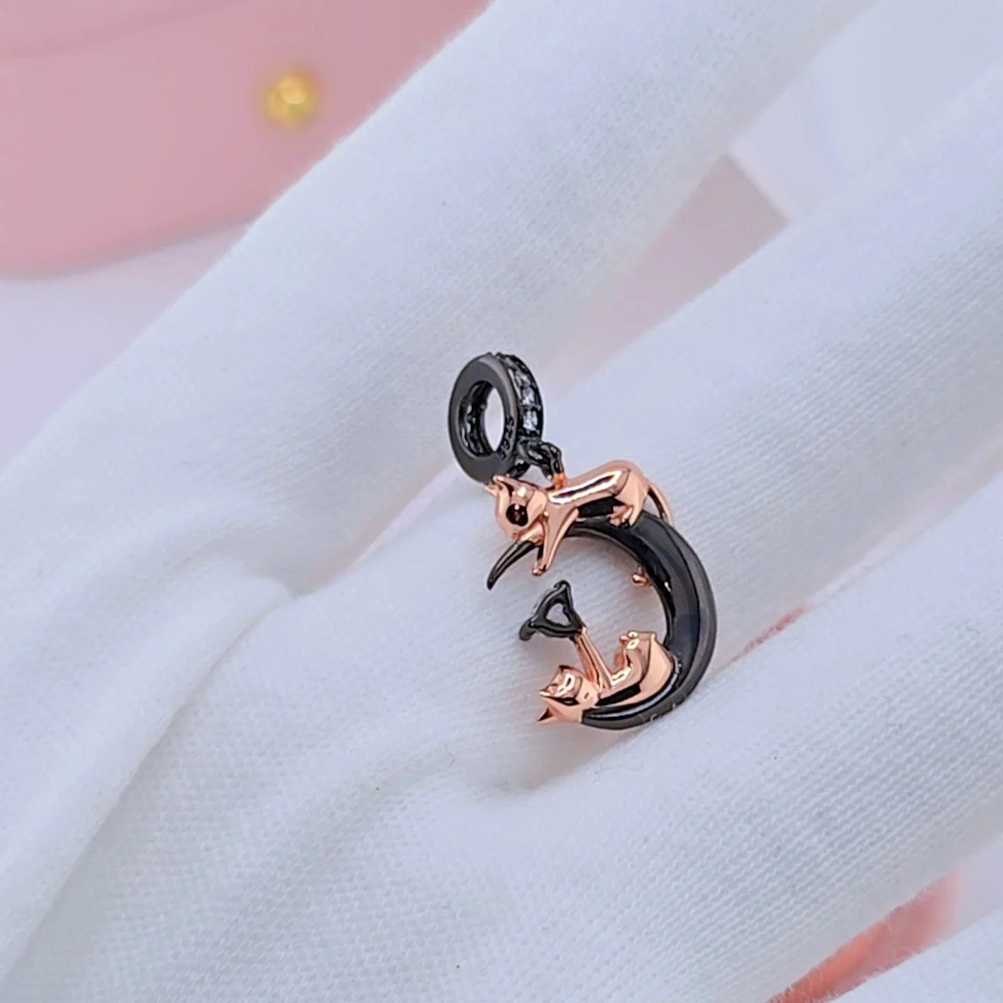 Playful Pet Kissing Cat Charm