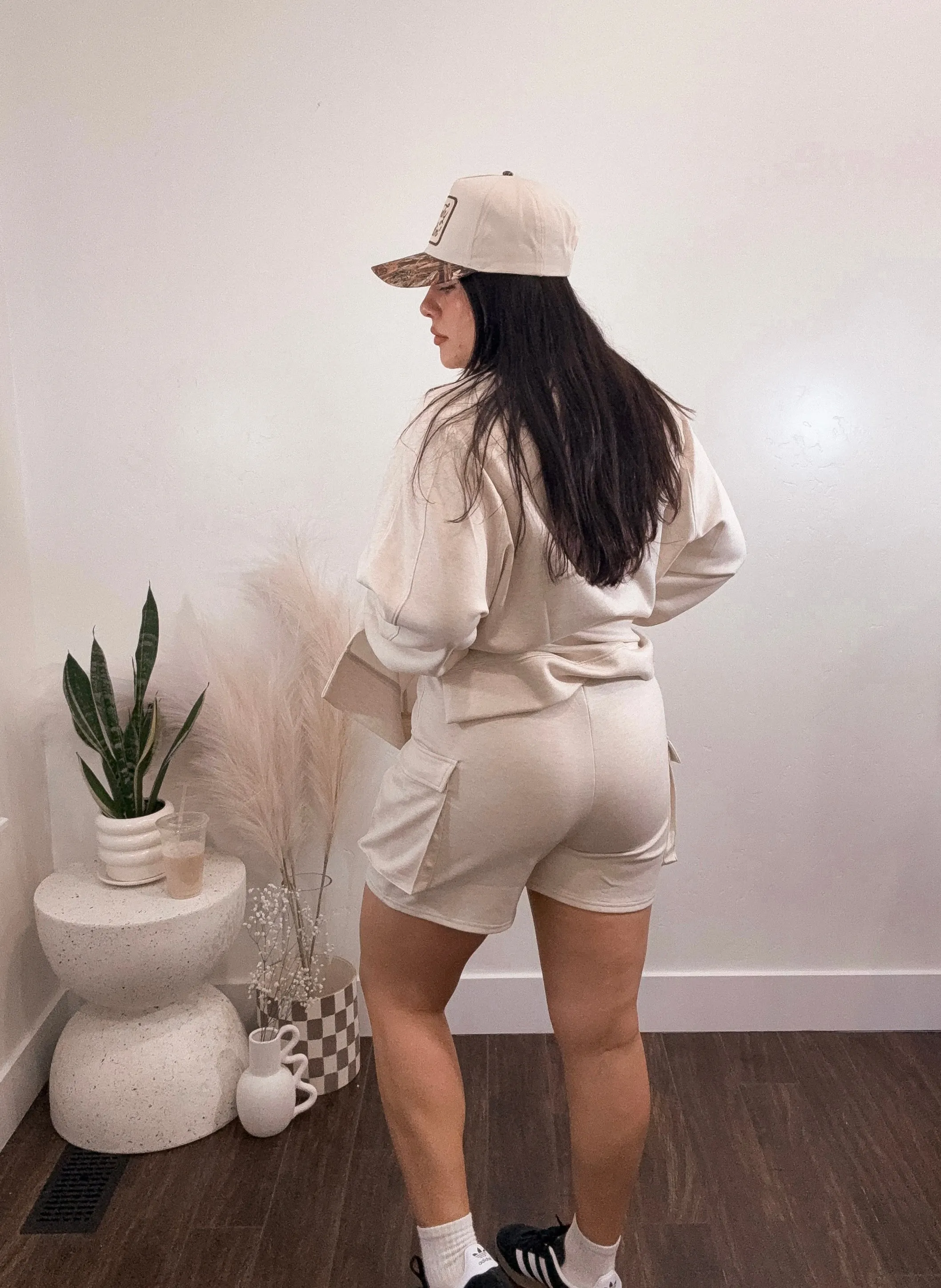 Scuba thigh pocket shorts in Heather Beige