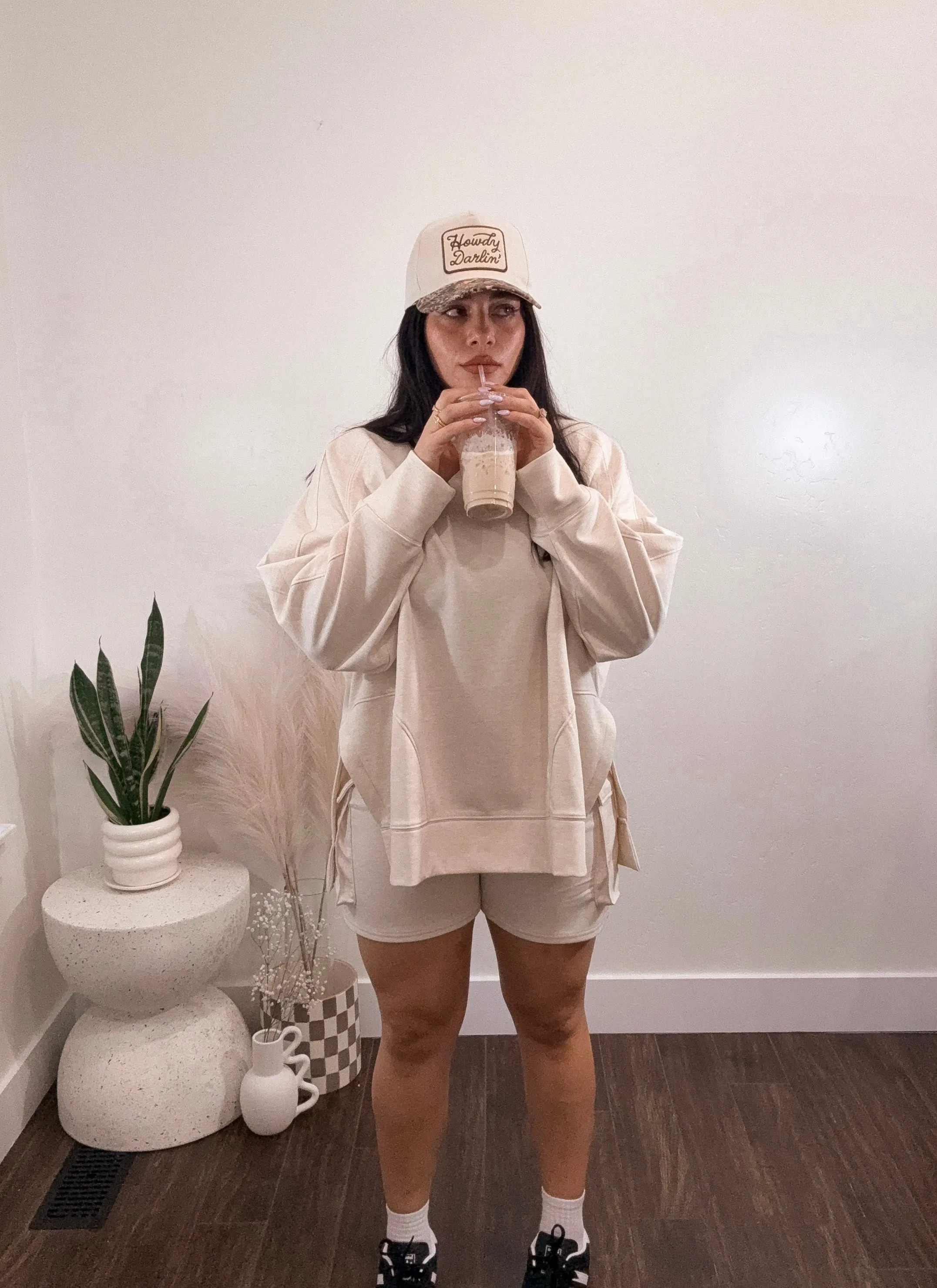 Scuba thigh pocket shorts in Heather Beige