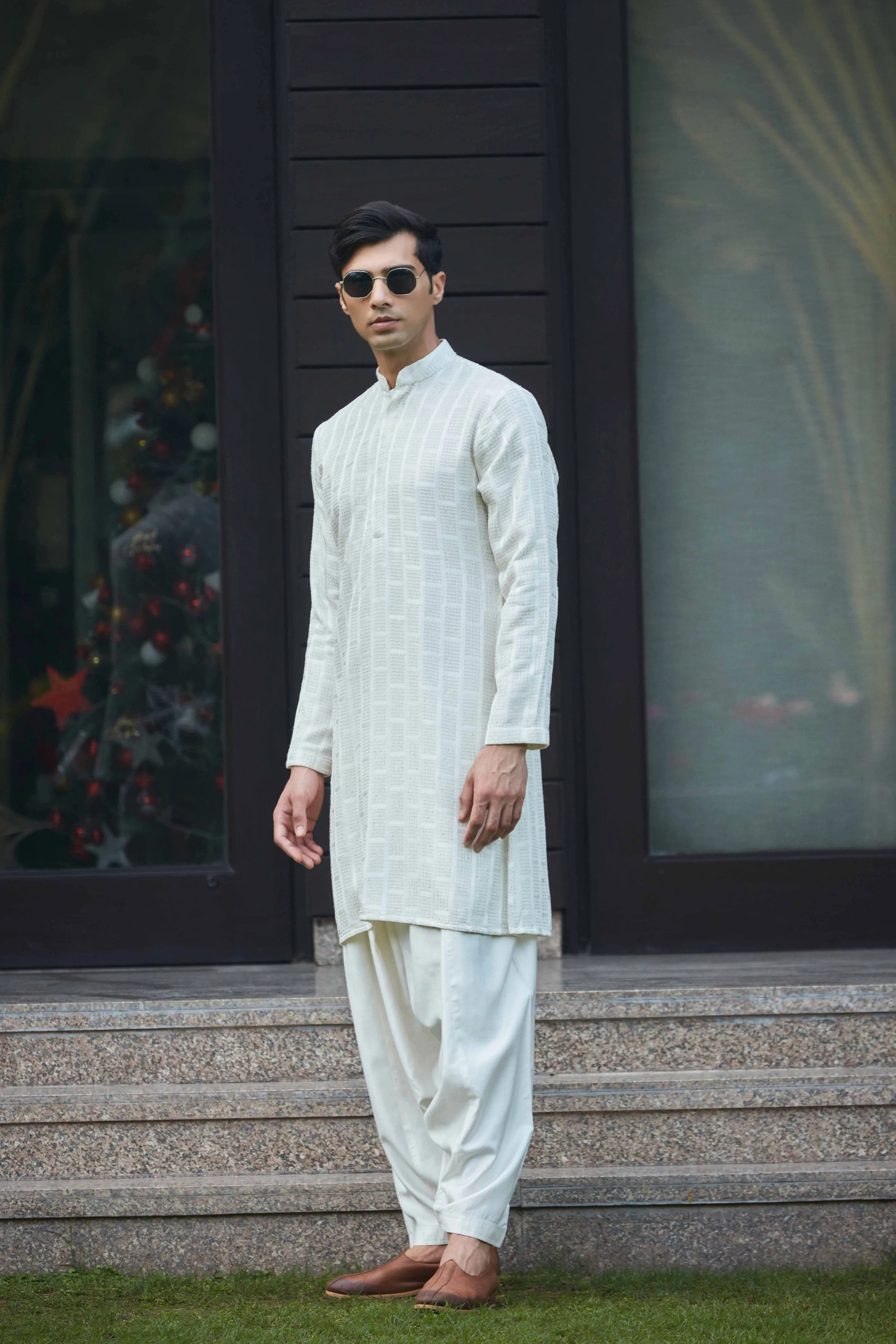 Tarusa - Off White Chikankari Kurta Set