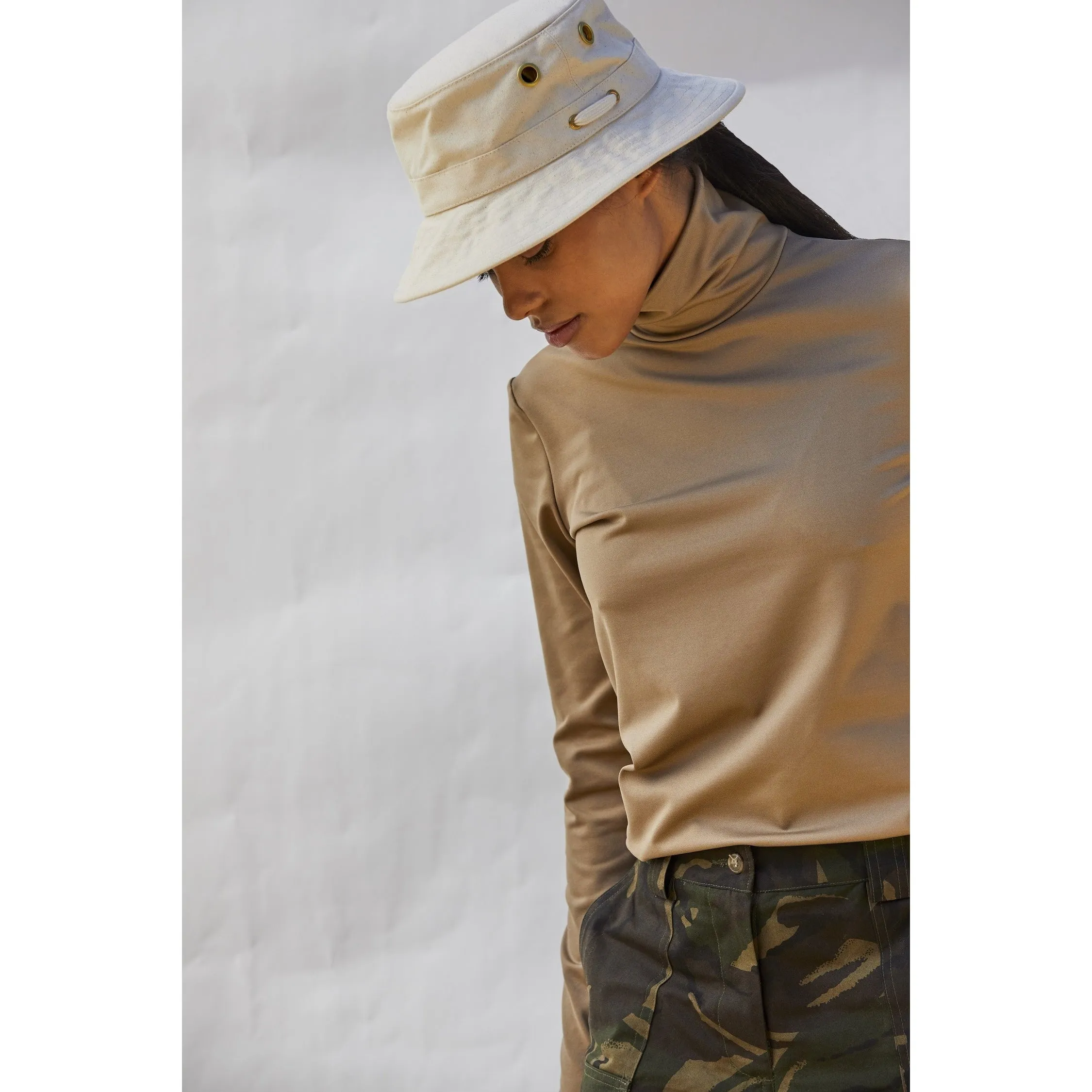 THE ICONIC T1 BUCKET HAT