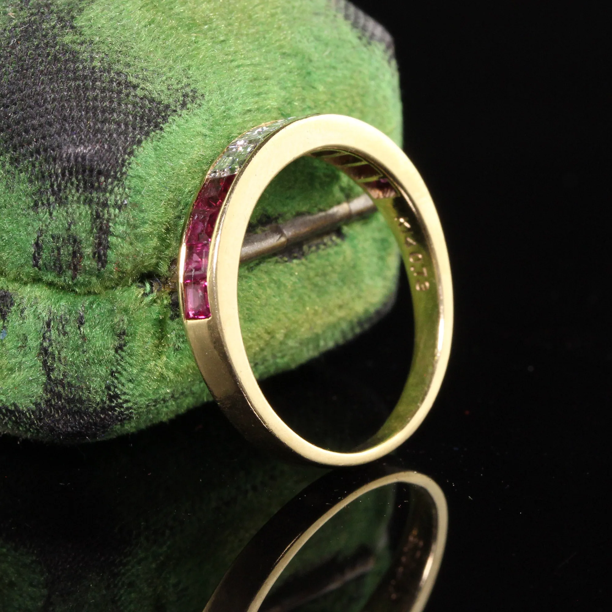 Vintage Retro 14K Yellow Gold Ruby and Carre Cut Diamond Band